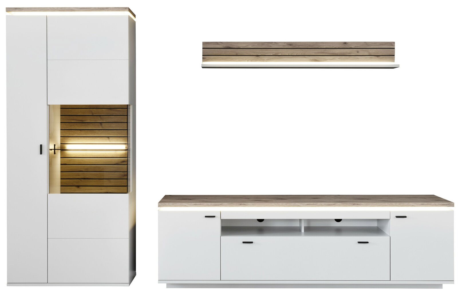 Moderne Wandkombination in Weiß mit Holzdetails, bestehend aus einem hohen Schrank, einem TV-Board und einem Wandregal. Frontalansicht.
