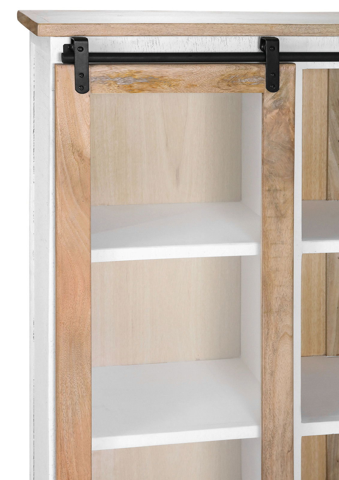 Detailansicht eines Buffet-Aufsatzes mit Schiebetür aus Holz und Metallbeschlägen, seitliche Perspektive.