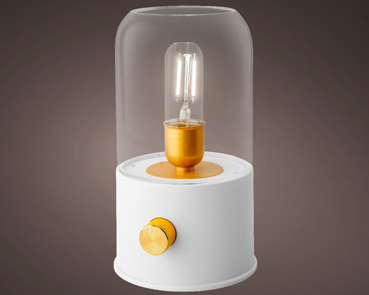 Moderne LED Lampe mit Glasabdeckung und goldenen Akzenten, seitliche Perspektive