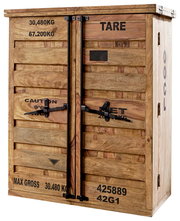 Holzschrank im Container-Stil mit Metallbeschlägen, seitliche Perspektive
