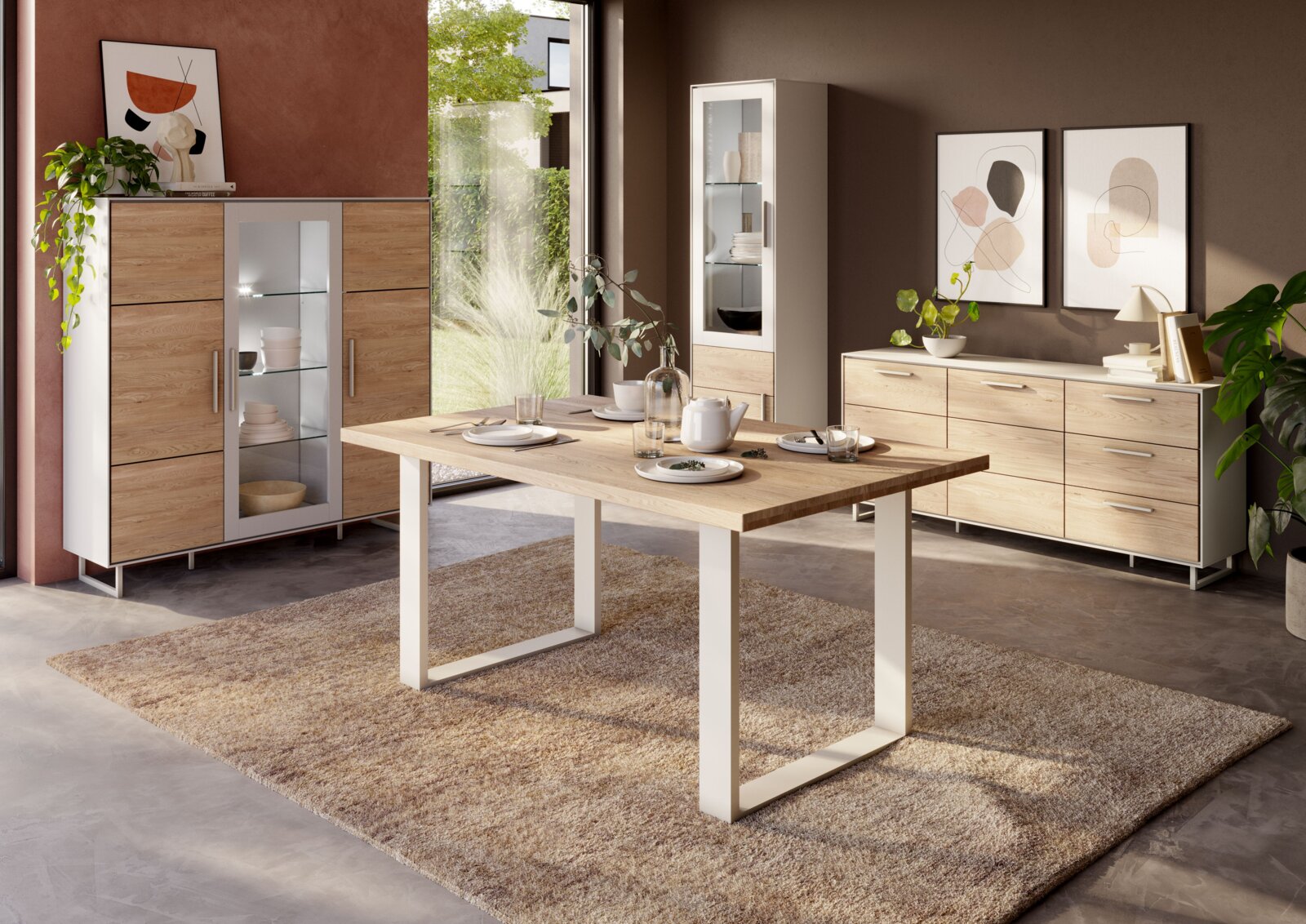 Moderner Esstisch aus Holz mit weißen Metallbeinen, umgeben von stilvollen Möbeln in einem hellen, gemütlichen Raum. Perspektive: seitlich.