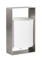 Moderne Tischleuchte mit rechteckigem Metallrahmen und weißem Lampenschirm, seitliche Perspektive