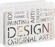 Moderner Zeitungsständer mit ausgeschnittenen Wörtern wie 'DESIGN' und 'ART', seitliche Perspektive