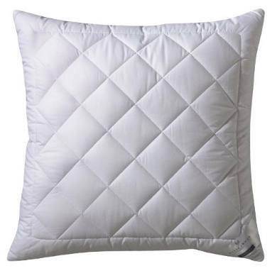 Weißes, gestepptes Kopfkissen in quadratischer Form, frontal fotografiert.