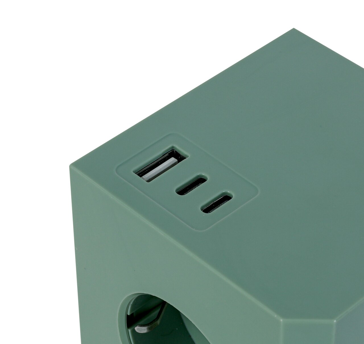 Groene stekkerdoos met USB-aansluitingen, bovenaanzicht.