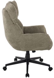 Seitenansicht eines beigen Chefsessels mit gepolstertem Sitz und Rückenlehne auf einem schwarzen Drehfuß mit Rollen.