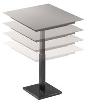 Moderner höhenverstellbarer Esstisch mit quadratischer Tischplatte, seitliche Perspektive