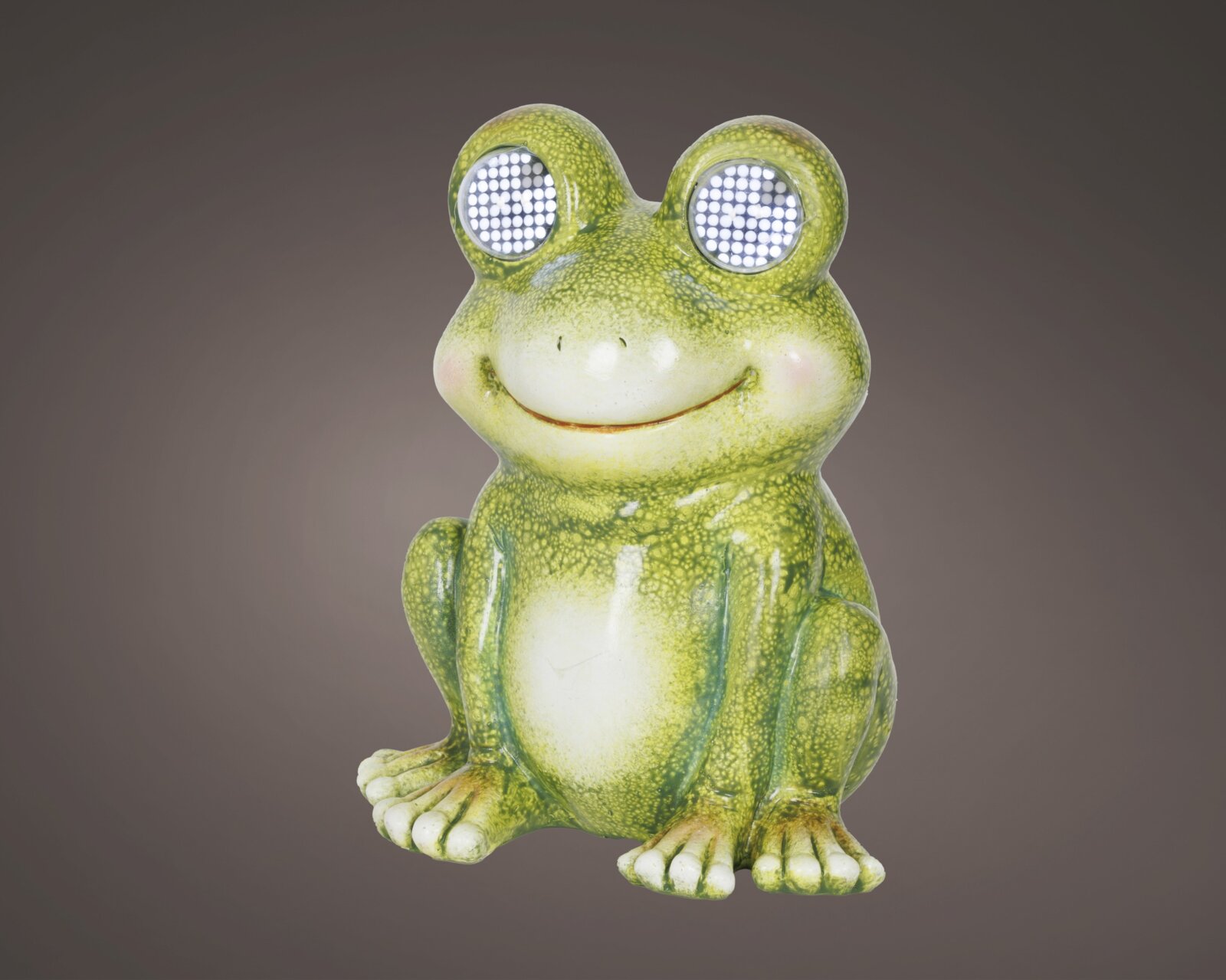Frontalansicht eines lächelnden Solar-Frosches aus Polyresin mit leuchtenden Augen.