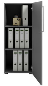 Aktenschrank mit geöffneter Tür, gefüllt mit Ordnern und Bürobedarf, Perspektive von vorne rechts