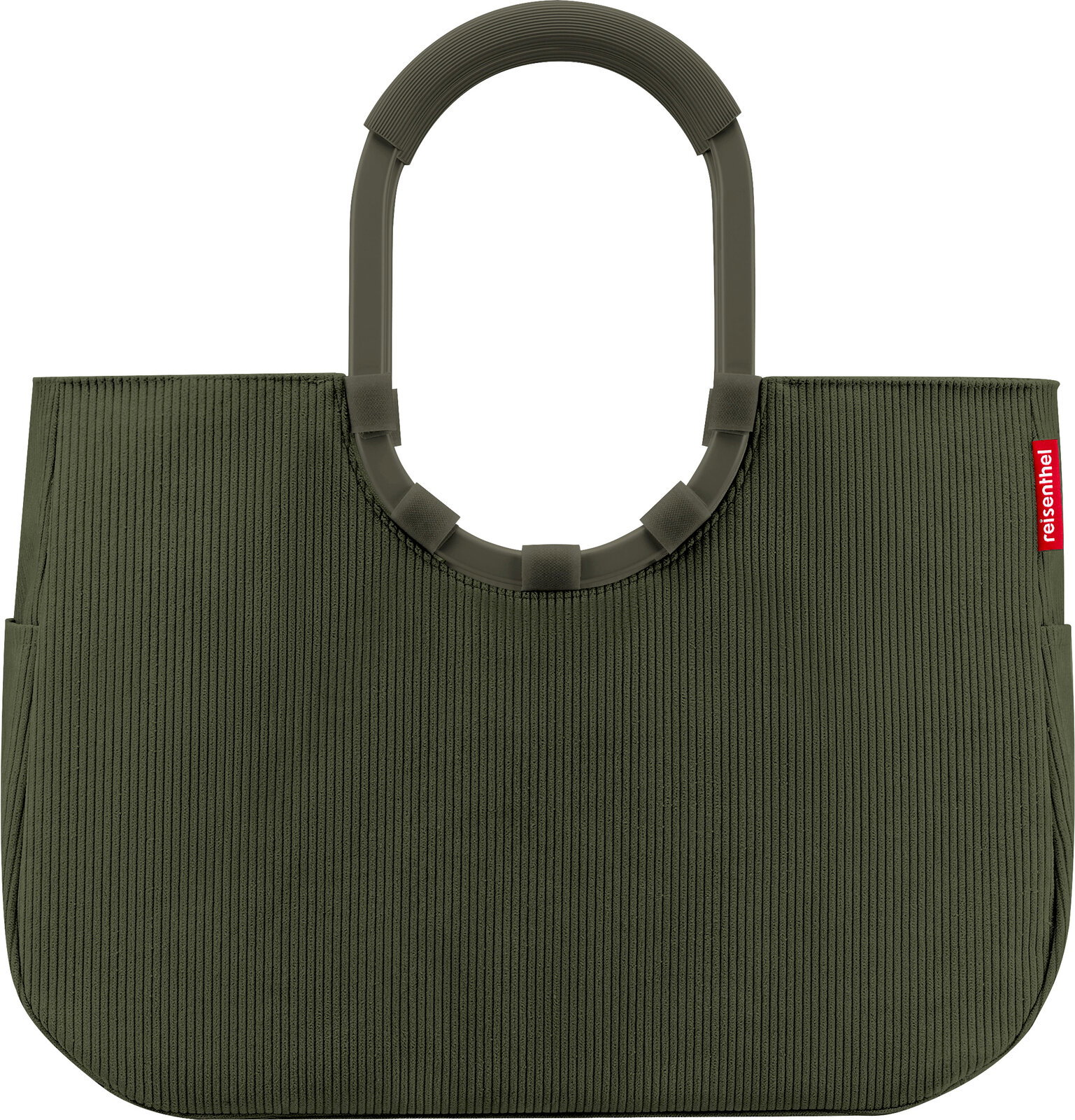 Olivgrüne gerippte Handtasche/Shopper mit ovalen Kunststoffgriffen und rotem reisenthel-Label, Frontansicht vor weißem Hintergrund