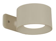 Beige Akku-Wandleuchte in seitlicher Perspektive mit rundem, modernem Design.