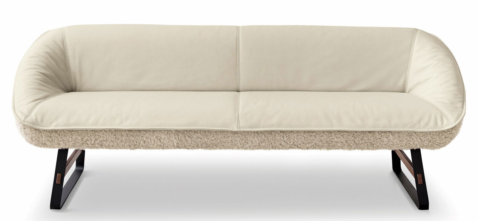 Beige 2,5-Sitzer Bank mit weicher Polsterung und modernem Design, Frontalansicht