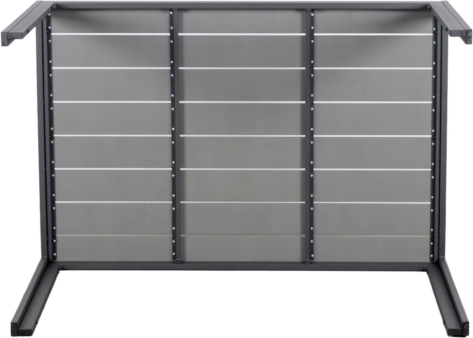 Unteransicht eines Gartentisches mit Metallrahmen und Querstreben.