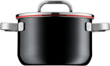 Schwarzer Kochtopf aus der Fusiontec-Serie mit Edelstahlgriffen und rotem Akzent, Frontalansicht.