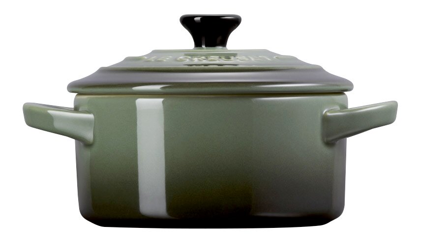 Grüne Mini-Cocotte Klassik 10 cm mit Deckel, seitliche Perspektive