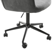 Rückansicht eines grauen Drehstuhls mit schwarzem Fußkreuz und Rollen