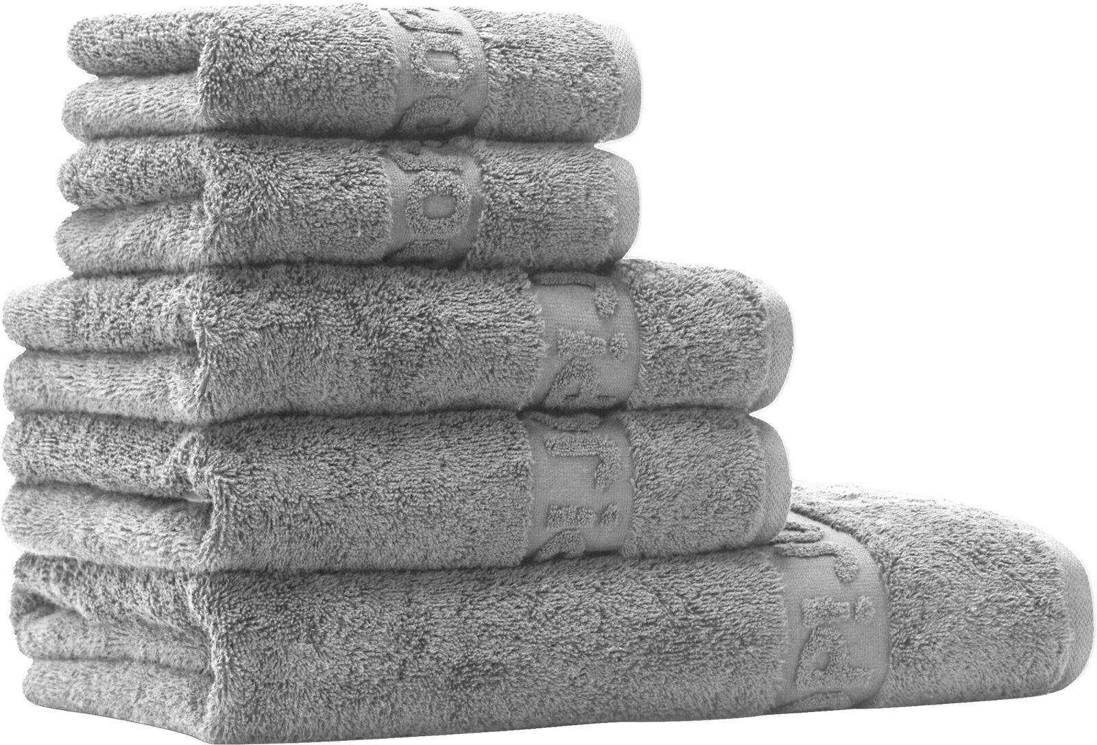 Stapel aus fünf gefalteten grauen Frottee-Handtüchern mit eingewebter Bordüre, freigestellt auf weißem Hintergrund, Frontansicht leicht seitlich