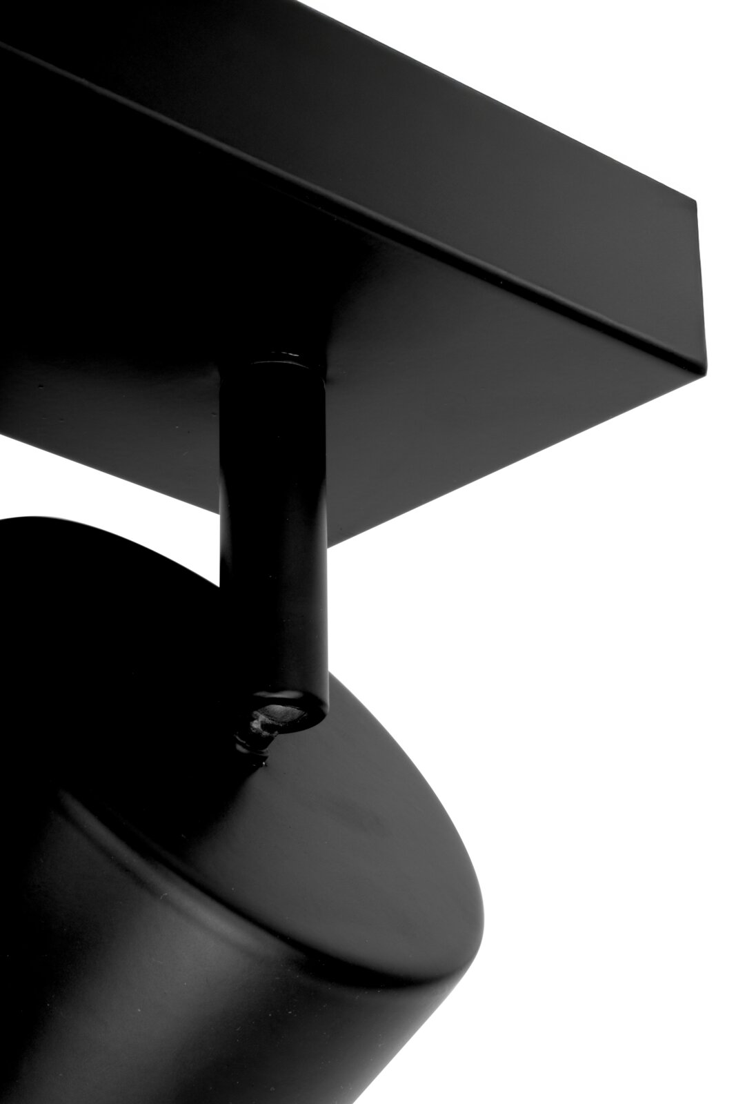 Close-up van een zwarte led-spot, van onderaf gezien