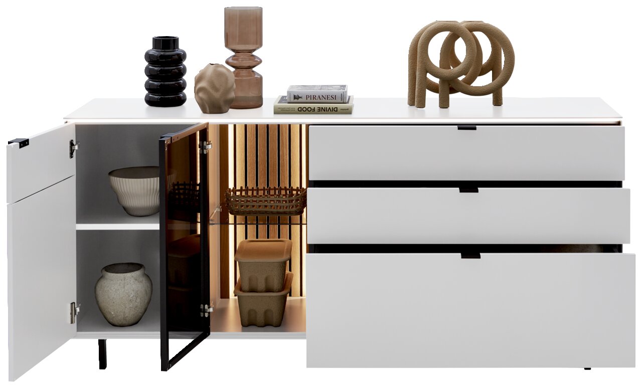 Modernes weißes Sideboard mit offenen Schubladen und Türen, dekoriert mit Vasen und Büchern, Frontalansicht