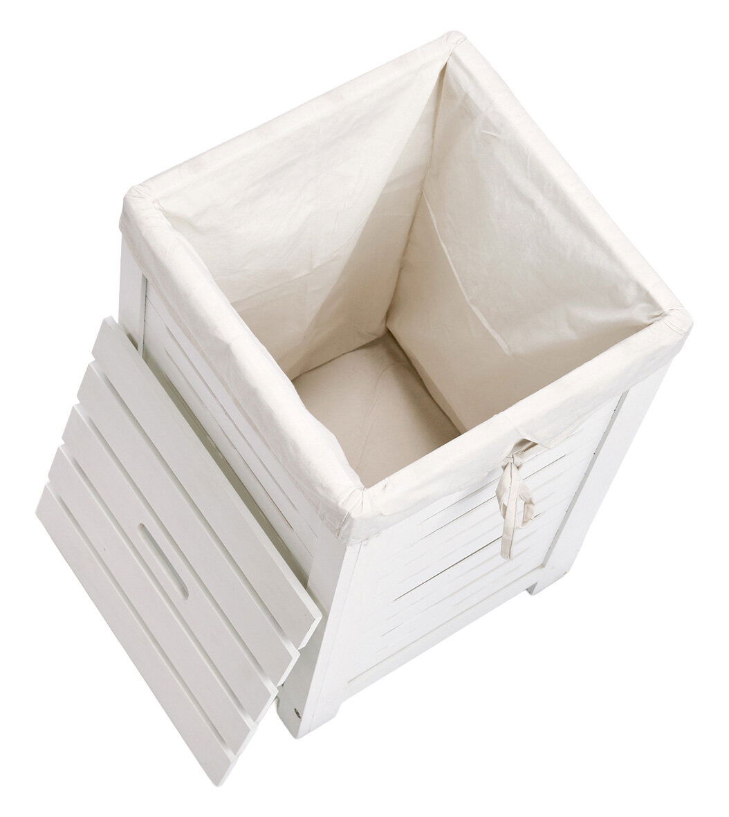 Weißer Wäschesammler aus Holz mit abnehmbarem Deckel, von oben betrachtet.