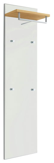 Garderobenpaneel aus der Serie SANTINA von VOSS mit einer Holzablage und mehreren Haken, seitliche Perspektive.