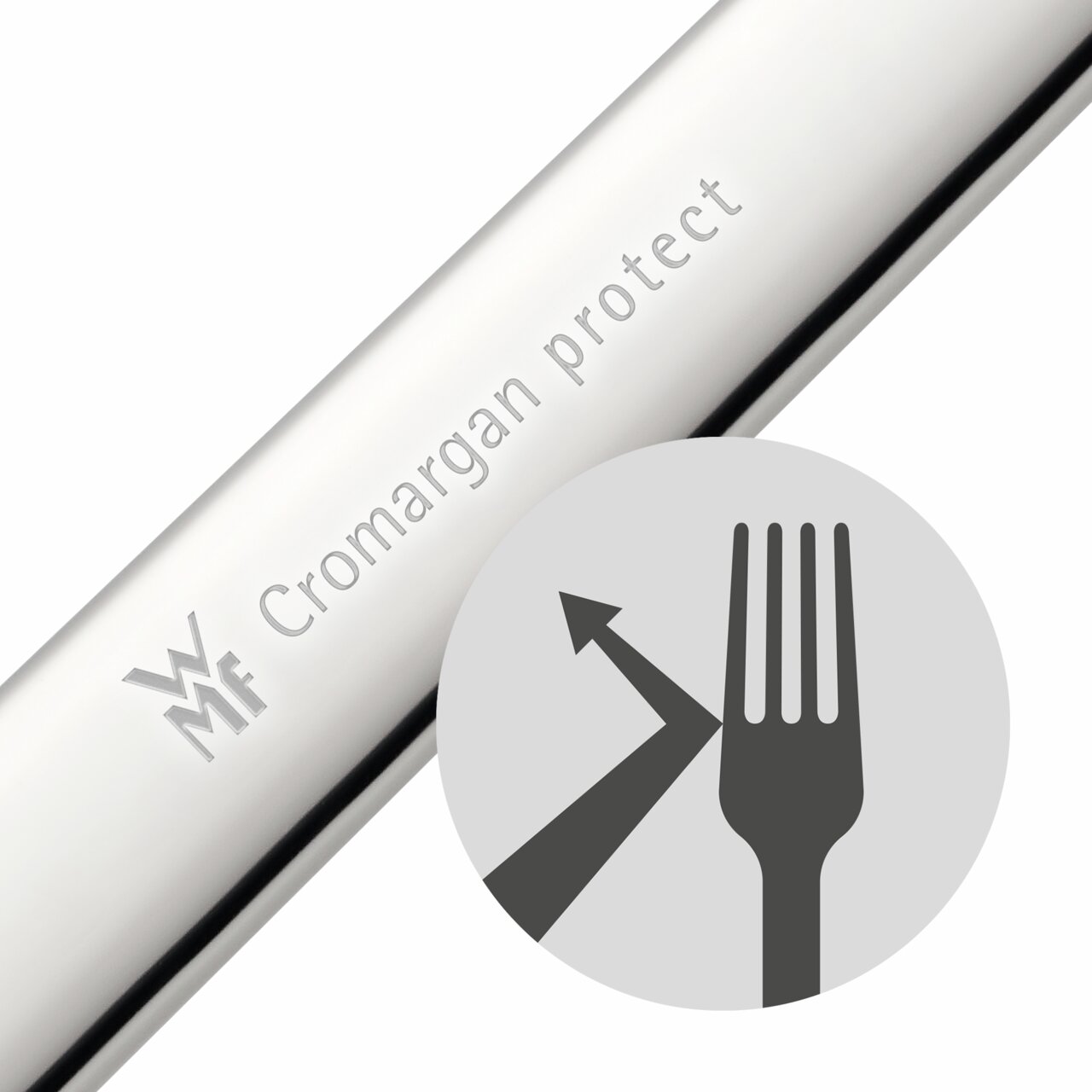 Nahaufnahme eines Besteckteils mit der Gravur 'Cromargan protect' und einem Symbol, das die Kratzfestigkeit darstellt.