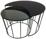 Zweier-Set Beistelltische mit schwarzer Glasplatte und Metallgestell, perspektivisch von oben fotografiert