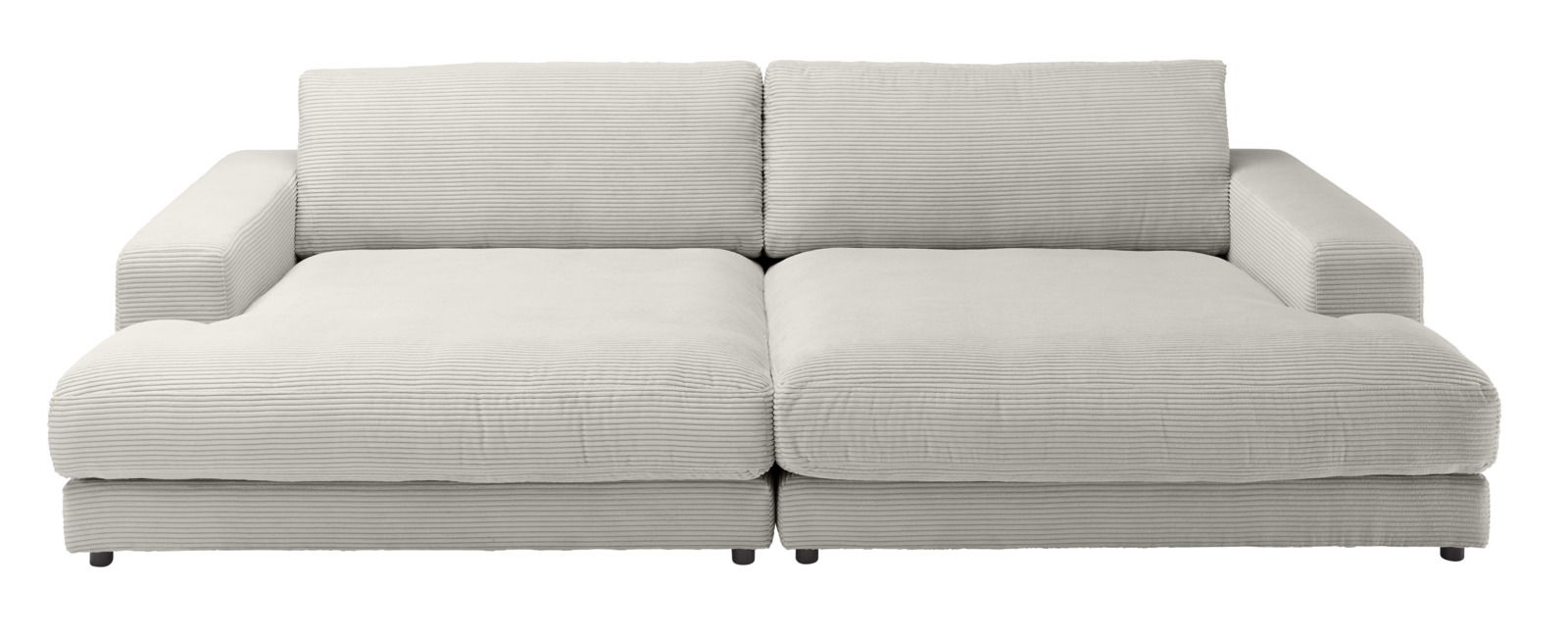 Frontale Ansicht eines kleinen Megasofas in hellem Stoff mit breiten Armlehnen und geripptem Design.