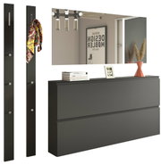 Modernes Garderobenset in schwarzem Design mit zwei vertikalen Paneelen, einem großen Spiegel und einer Kommode, seitliche Perspektive.