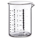 Messbecher aus Glas mit Skala für Esslöffel und Teelöffel, seitliche Perspektive