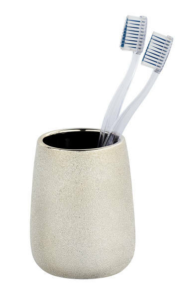 Keramik Zahnputzbecher Glimma von Wenko, frontal fotografiert, mit zwei Zahnbürsten darin.