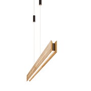 Moderne LED-Pendelleuchte aus Holz in schräger Perspektive von unten betrachtet.