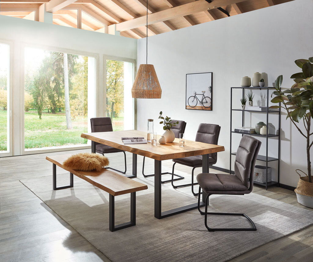 Landscape Sitzbank COUNTRY II Moderne Sitzbank aus Holz mit Metallbeinen in einem hellen Esszimmer, seitliche Perspektive