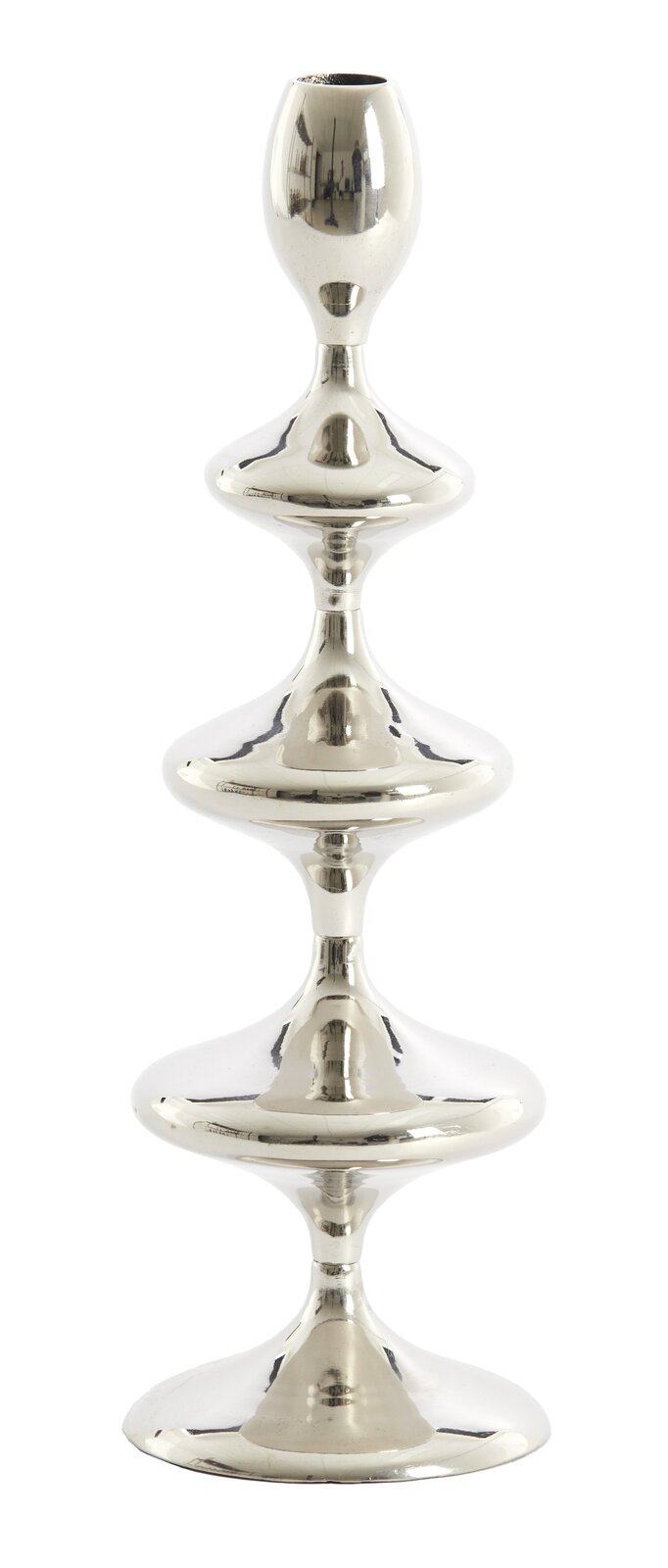 Silberner Kerzenständer mit geschwungenem Design, frontal fotografiert.