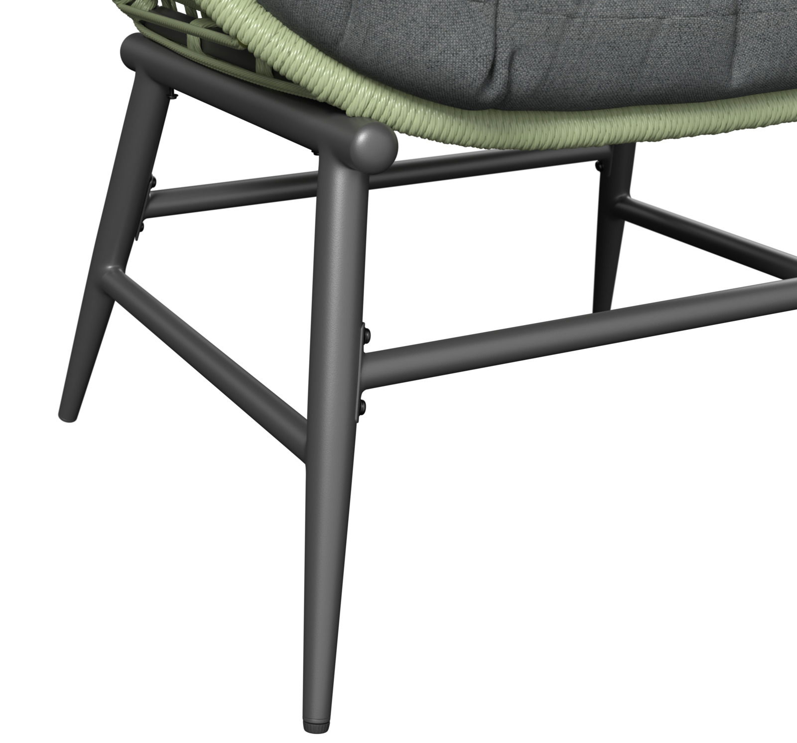 Nahaufnahme eines Gartensessels mit grünem Geflecht und grauem Kissen, seitliche Perspektive