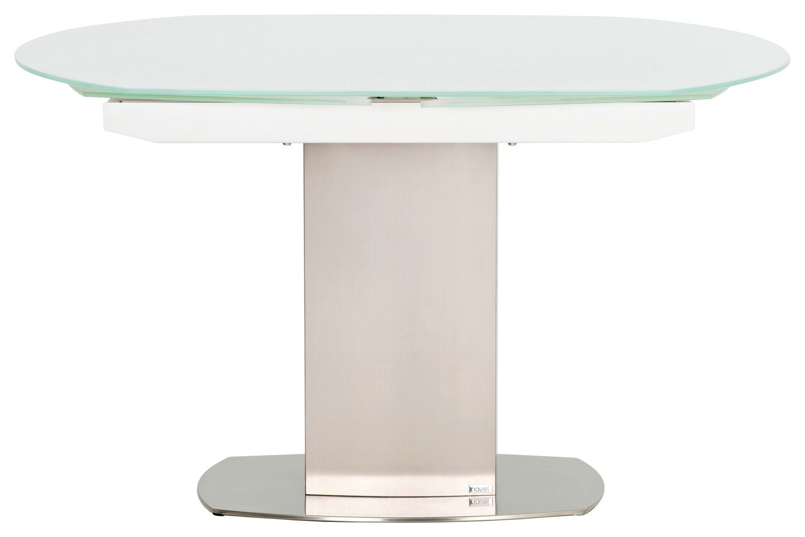 Moderner Esstisch mit Glasplatte und Metallfuß, seitliche Perspektive