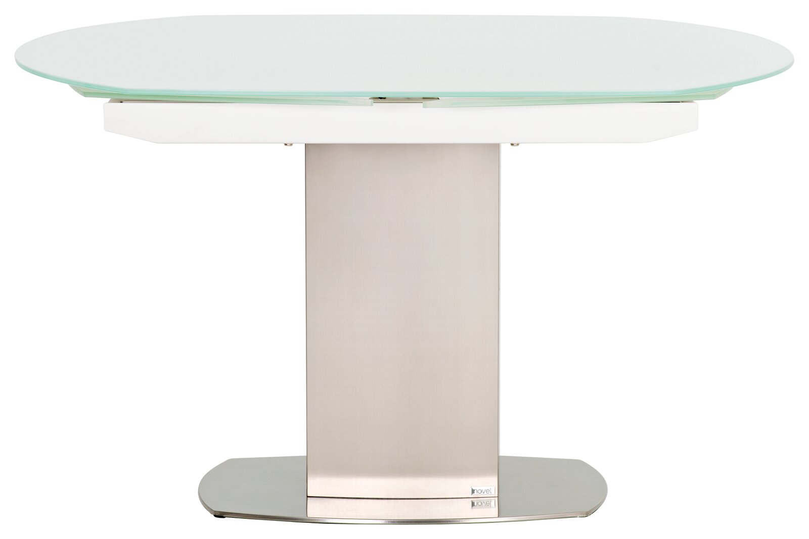 Moderner Esstisch mit Glasplatte und Metallfuß, seitliche Perspektive