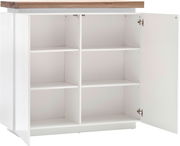 Weißes Highboard mit Holztop, offene Tür, seitliche Perspektive