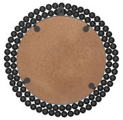 Rückansicht eines runden Spiegels mit einem Durchmesser von 46 cm, umgeben von einer dekorativen schwarzen Kugelrahmen.