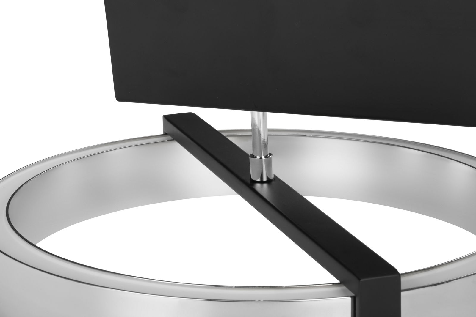 Nahaufnahme einer modernen LED-Hängeleuchte mit schwarzem und silbernem Design, seitliche Perspektive