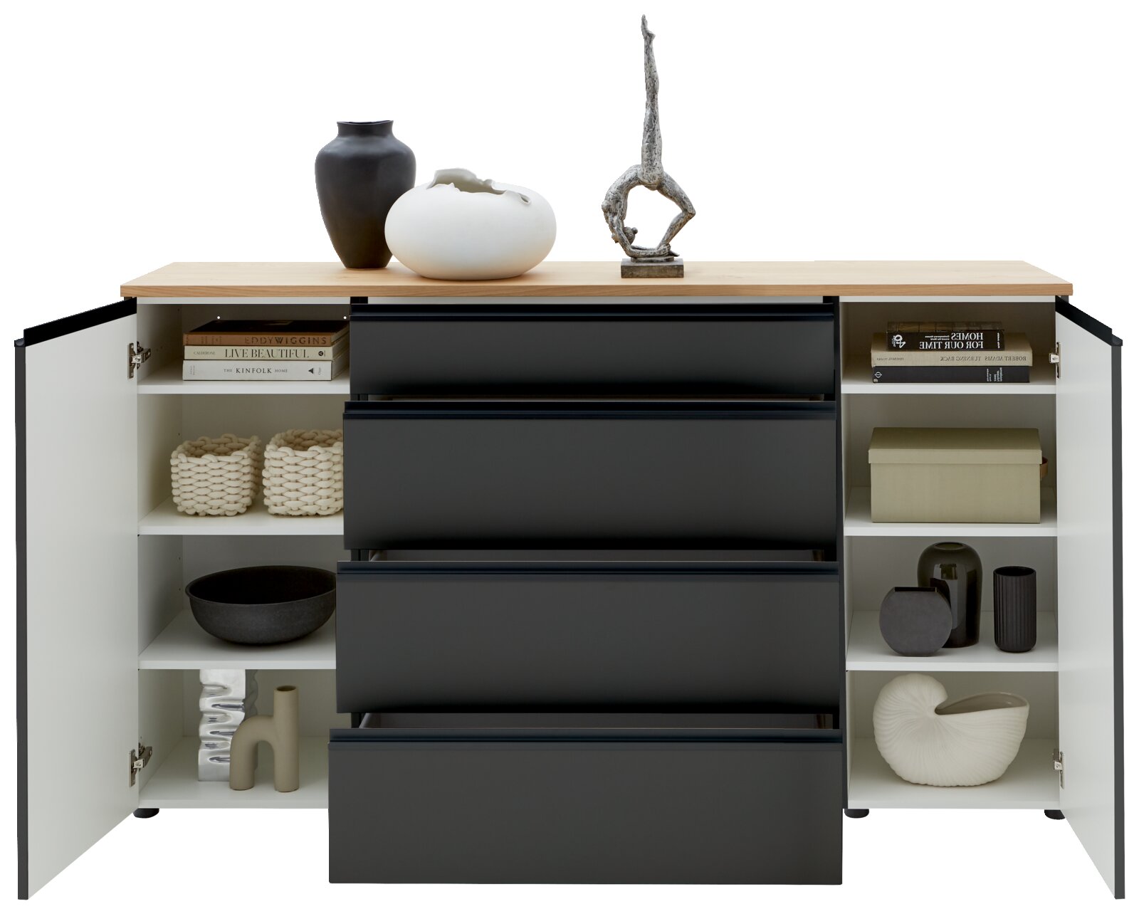 Sideboard mit offenen Türen und Schubladen, gefüllt mit dekorativen Objekten, aus der Frontperspektive