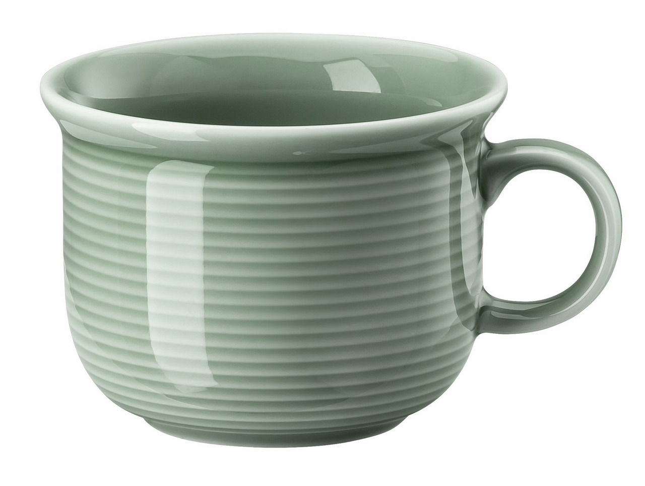Espresso-Obertasse in Moosgrün mit geriffelter Oberfläche, seitliche Perspektive