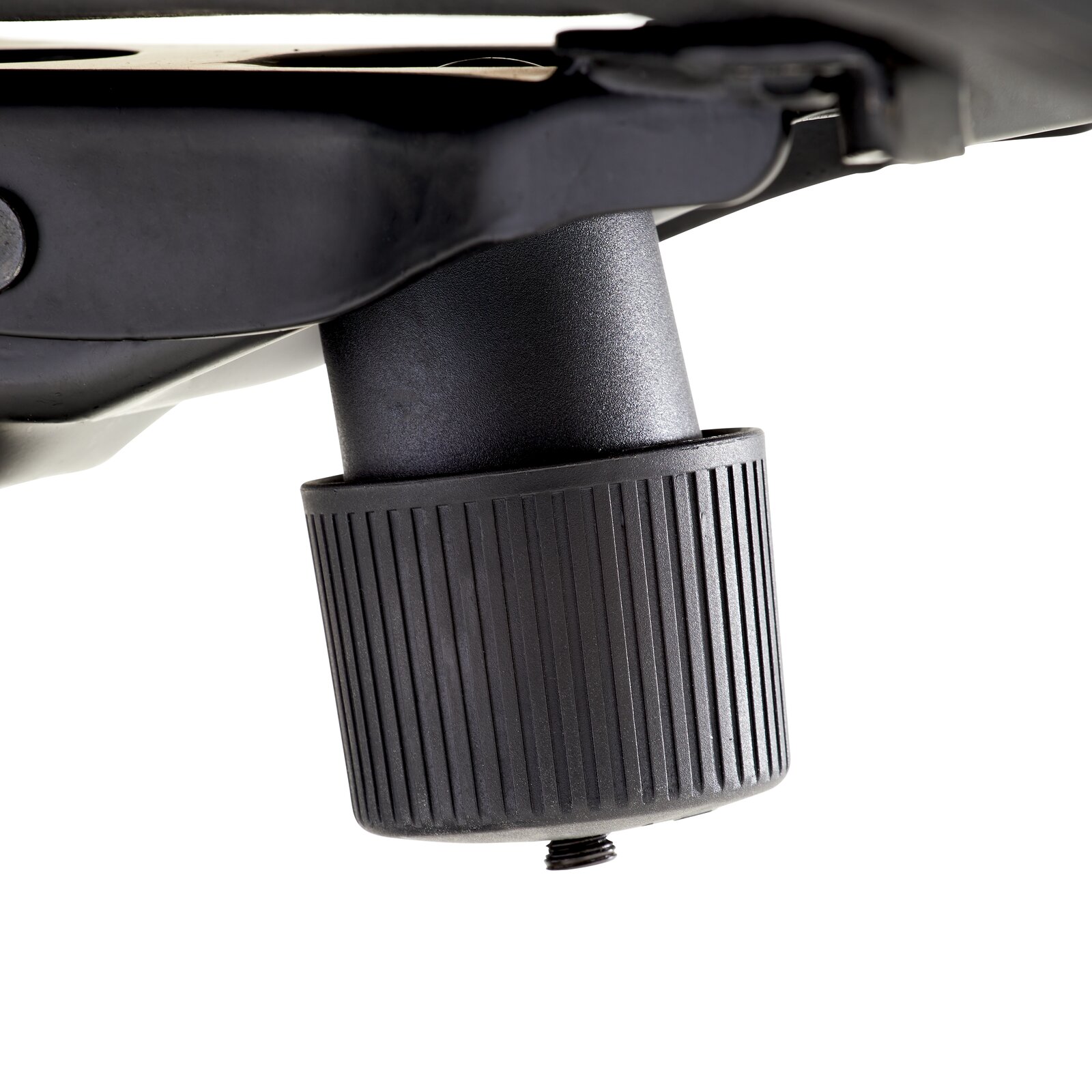 Nahaufnahme eines schwarzen Drehknopfes an einem Chefsessel, seitliche Perspektive