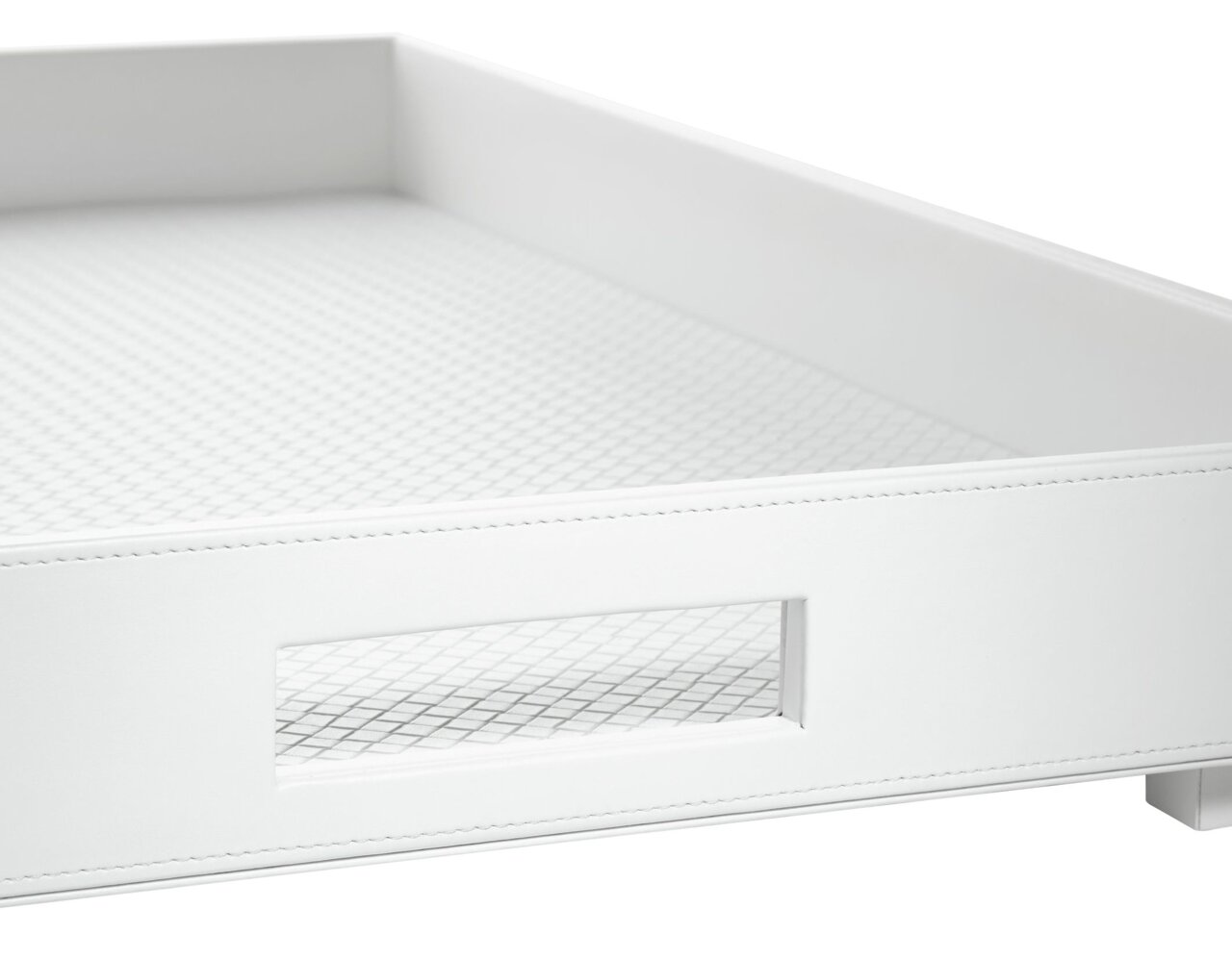 Weißes Tablett XL mit erhöhtem Rand und rechteckigem Ausschnitt, seitliche Perspektive