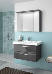 Moderner Badblock mit grauem Waschtisch und Spiegelschrank, seitliche Perspektive