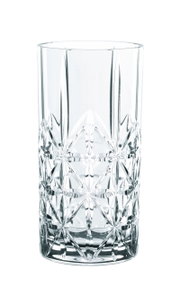Hochwertiges Longdrinkglas mit elegantem Schliffmuster, seitliche Perspektive