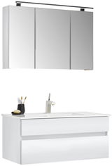 Moderner Badblock mit Spiegelschrank und Waschbecken, seitliche Perspektive