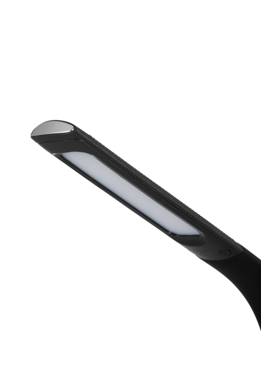 LED-Schreibtischleuchte in seitlicher Perspektive, modernes Design mit schlankem, schwarzem Arm und rechteckigem Leuchtkopf.