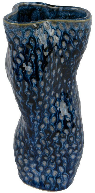 Blau gemusterte Vase mit organischer Form, seitliche Perspektive