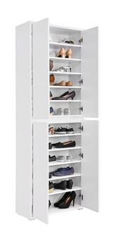 Weißer XXL-Schuhschrank mit offenen Türen, gefüllt mit verschiedenen Schuhen, aus der Perspektive von vorne.